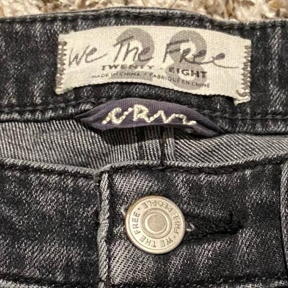 Free People We The Free CRVY Vintage Straight Jean 28 Faded Black Raw Hem Crop - Picture 4 of 10